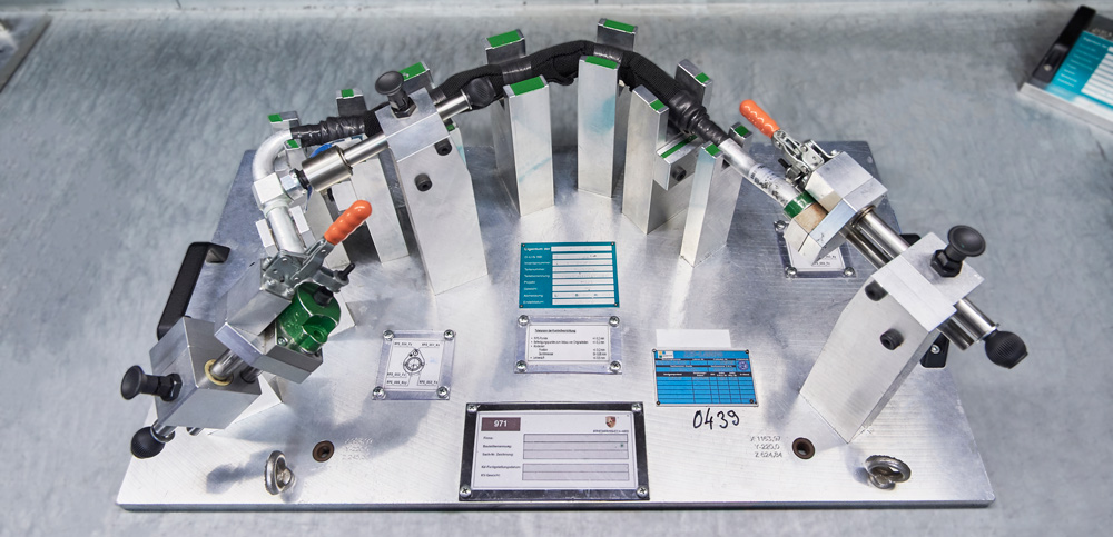 _PDH9173-adj Eigener Betriebsmittel und Werkzeugbau bei SMA Metalltechnik